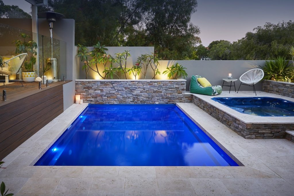 4-7m-plunge-pool-royal-blue-shimmer-east-fremantle-1-min