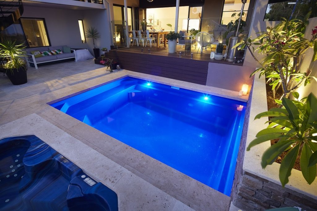 4-7m-plunge-pool-royal-blue-shimmer-east-fremantle-2-min