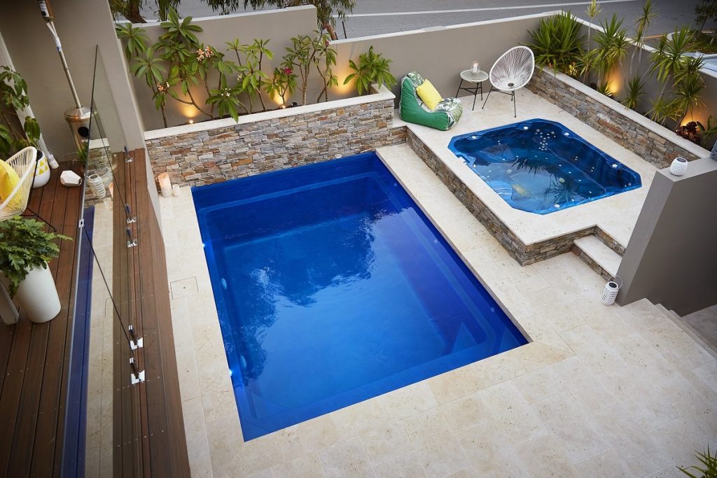 4-7m-plunge-pool-royal-blue-shimmer-east-fremantle-5-min