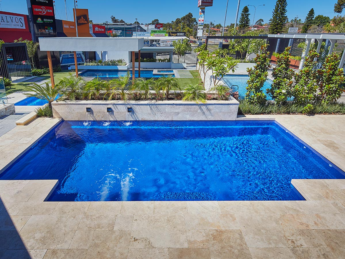 majestic-pool-main